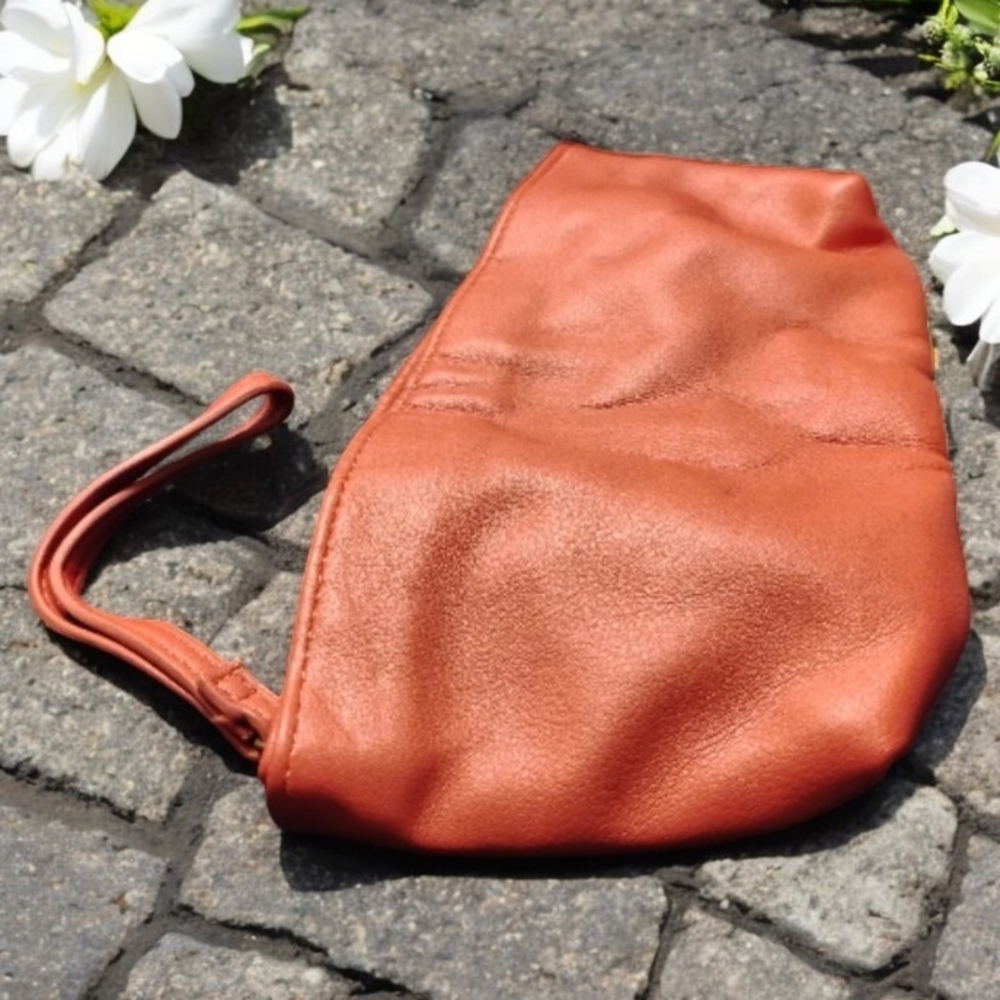 Universal Thread Rust Colored Leather Zipper Bag … - image 4